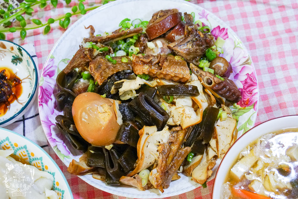 高雄大陸刀削麵|什錦炒刀削麵份量超澎湃!在地饕客超推薦的高雄刀削麵店!