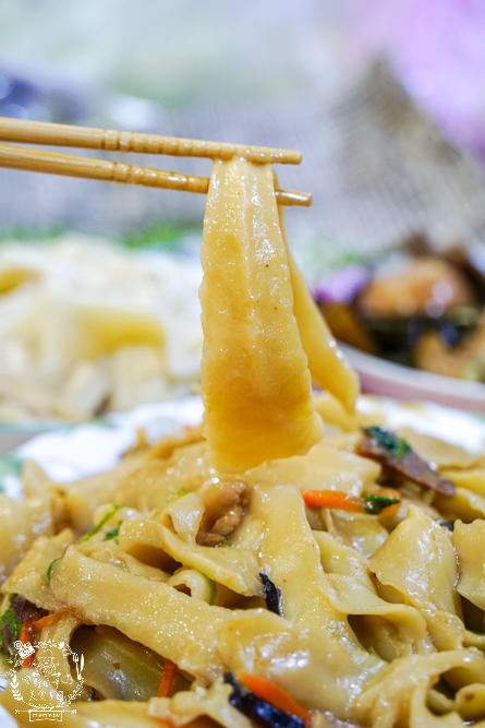 高雄大陸刀削麵|什錦炒刀削麵份量超澎湃!在地饕客超推薦的高雄刀削麵店!