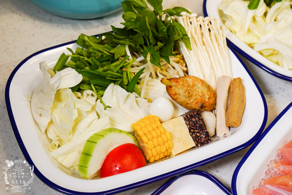 高雄[天天泰泰式火鍋]輕曼菲斯風格網美裝潢!防疫外帶肉肉份量加倍!