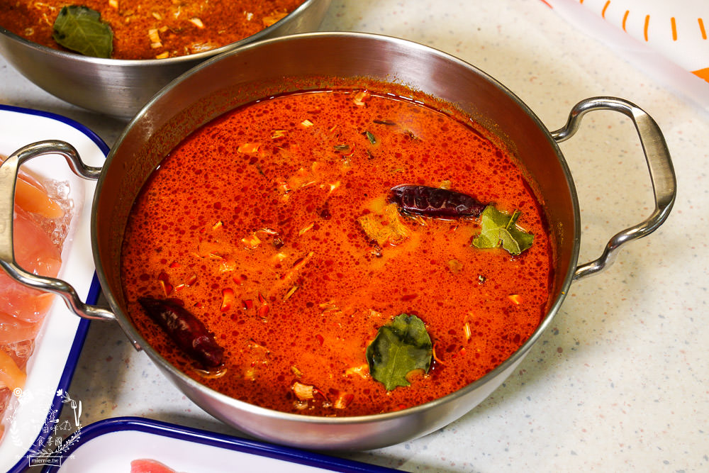 高雄[天天泰泰式火鍋]輕曼菲斯風格網美裝潢!防疫外帶肉肉份量加倍!