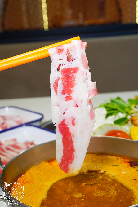 高雄[天天泰泰式火鍋]輕曼菲斯風格網美裝潢!防疫外帶肉肉份量加倍!