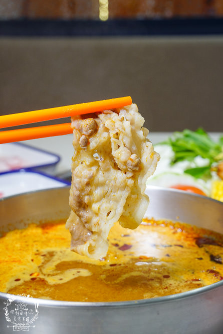 高雄[天天泰泰式火鍋]輕曼菲斯風格網美裝潢!防疫外帶肉肉份量加倍!