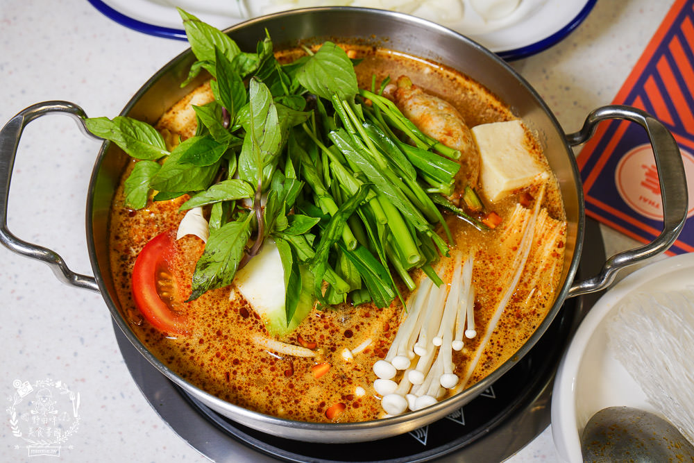 高雄[天天泰泰式火鍋]輕曼菲斯風格網美裝潢!防疫外帶肉肉份量加倍!