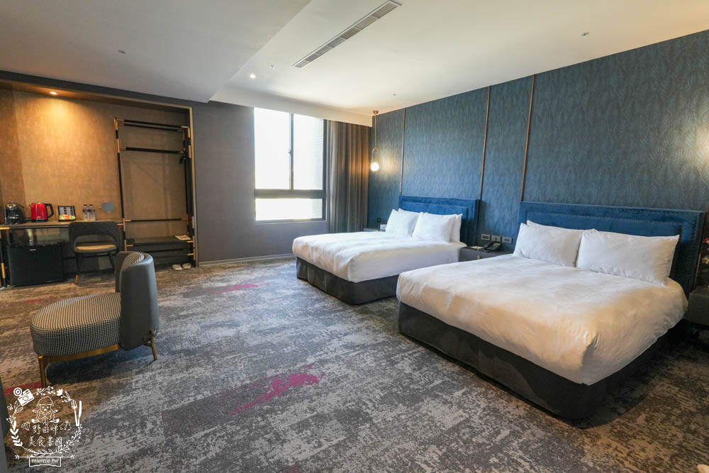天子閣飯店|2023獲選agoda旅人之選大賞得主!鹽埕駁二附近住宿推薦!三樓還有寬敞遊戲室供親子玩樂