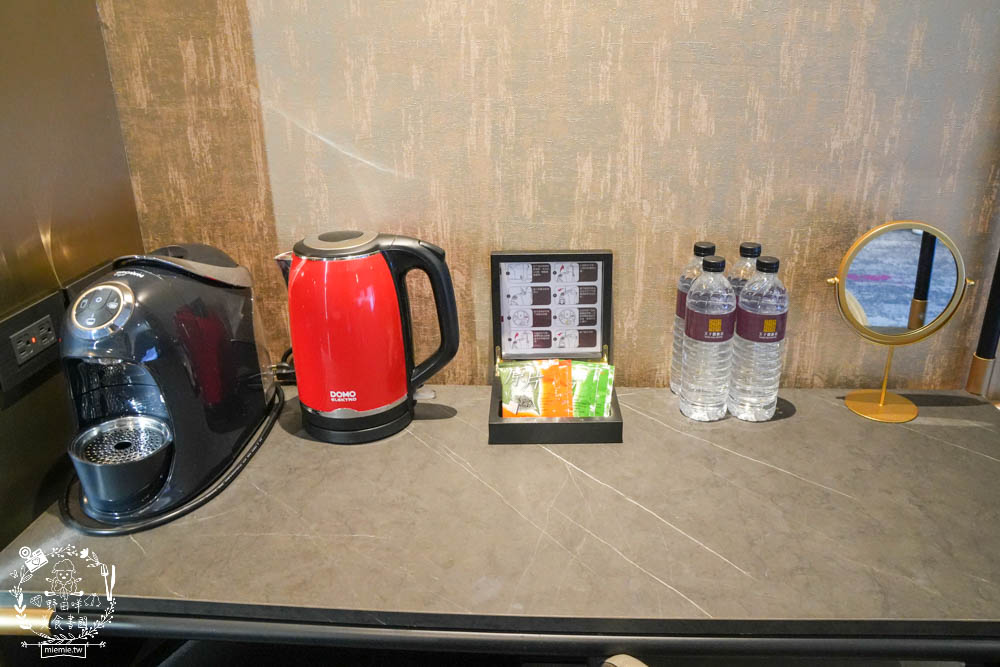 天子閣飯店|2023獲選agoda旅人之選大賞得主!鹽埕駁二附近住宿推薦!三樓還有寬敞遊戲室供親子玩樂