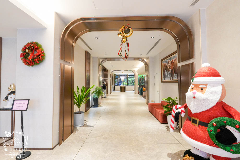 天子閣飯店|2023獲選agoda旅人之選大賞得主!鹽埕駁二附近住宿推薦!三樓還有寬敞遊戲室供親子玩樂