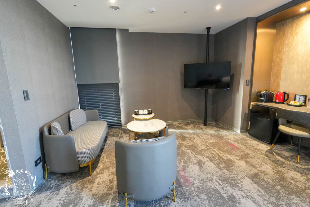 天子閣飯店|2023獲選agoda旅人之選大賞得主!鹽埕駁二附近住宿推薦!三樓還有寬敞遊戲室供親子玩樂