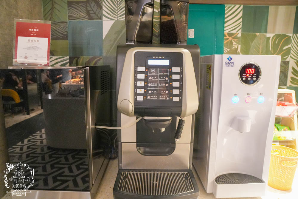 天子閣飯店|2023獲選agoda旅人之選大賞得主!鹽埕駁二附近住宿推薦!三樓還有寬敞遊戲室供親子玩樂