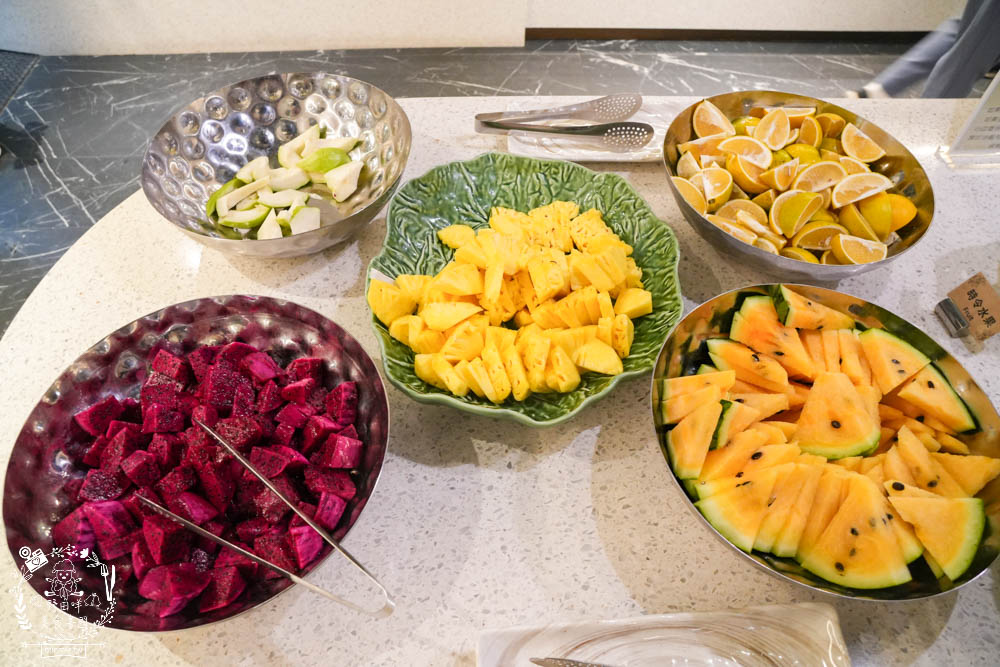 天子閣飯店|2023獲選agoda旅人之選大賞得主!鹽埕駁二附近住宿推薦!三樓還有寬敞遊戲室供親子玩樂