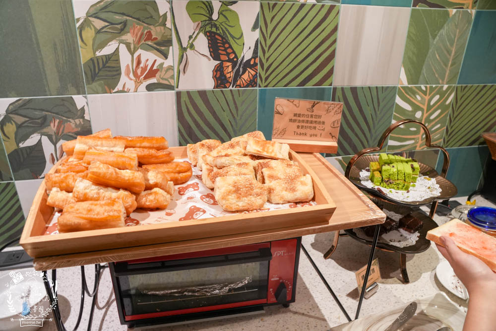 天子閣飯店|2023獲選agoda旅人之選大賞得主!鹽埕駁二附近住宿推薦!三樓還有寬敞遊戲室供親子玩樂