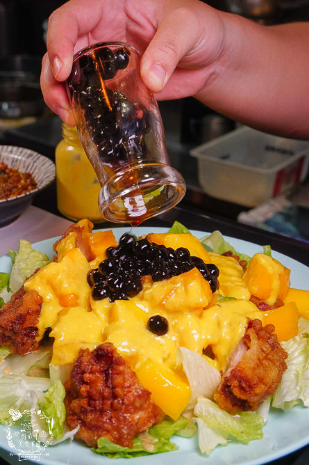 高雄[天狗咖哩家]超浮誇珍珠系列美食”珍珠起司豬排咖哩”好吃到會牽絲？！