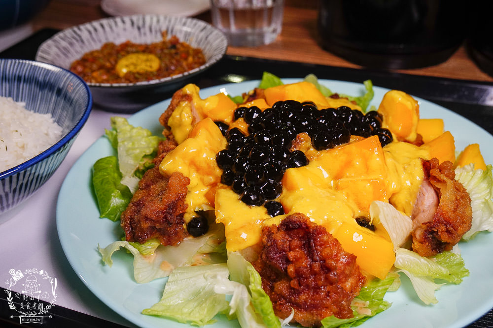 高雄[天狗咖哩家]超浮誇珍珠系列美食”珍珠起司豬排咖哩”好吃到會牽絲？！