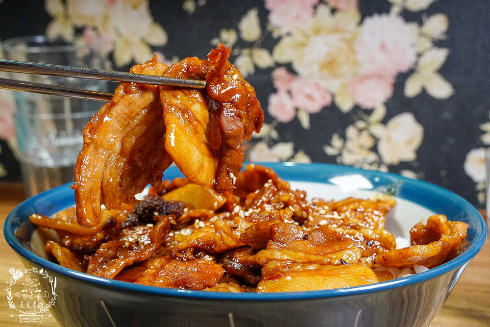 高雄[天狗咖哩家]超浮誇珍珠系列美食”珍珠起司豬排咖哩”好吃到會牽絲？！