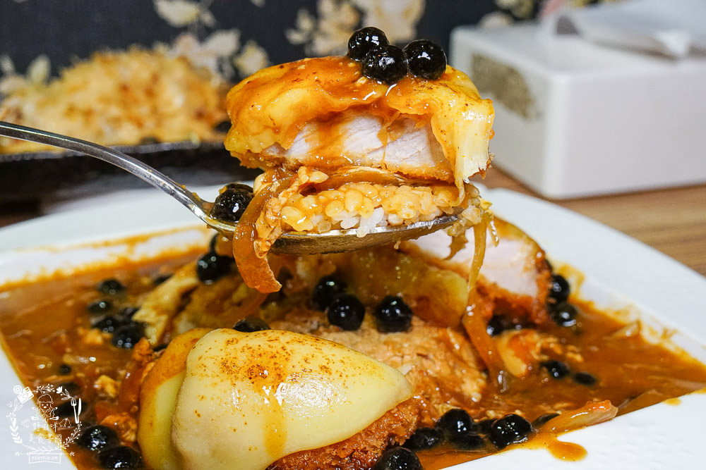 高雄[天狗咖哩家]超浮誇珍珠系列美食”珍珠起司豬排咖哩”好吃到會牽絲？！