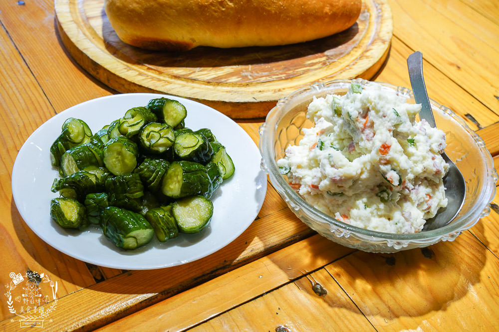 高雄麵包雞[奇山石窯]沒預定就吃不到的超人氣麵包雞!石窯披薩超好吃der~