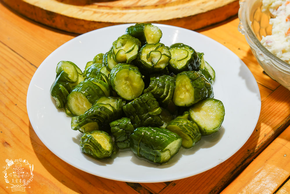 高雄麵包雞[奇山石窯]沒預定就吃不到的超人氣麵包雞!石窯披薩超好吃der~