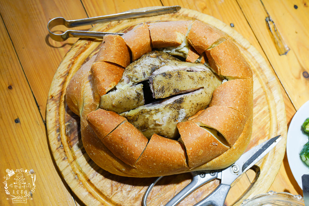 高雄麵包雞[奇山石窯]沒預定就吃不到的超人氣麵包雞!石窯披薩超好吃der~