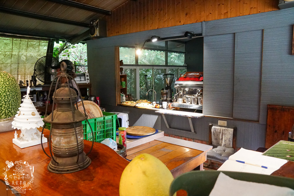 高雄麵包雞[奇山石窯]沒預定就吃不到的超人氣麵包雞!石窯披薩超好吃der~