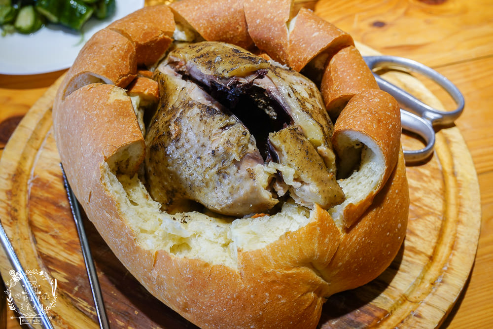 高雄麵包雞[奇山石窯]沒預定就吃不到的超人氣麵包雞!石窯披薩超好吃der~