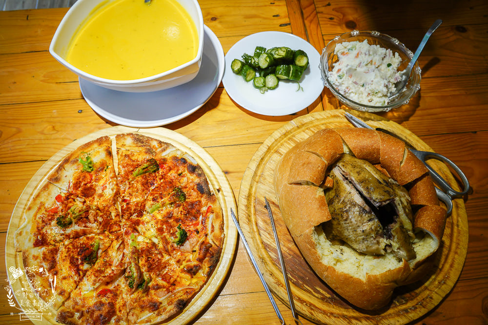 高雄麵包雞[奇山石窯]沒預定就吃不到的超人氣麵包雞!石窯披薩超好吃der~