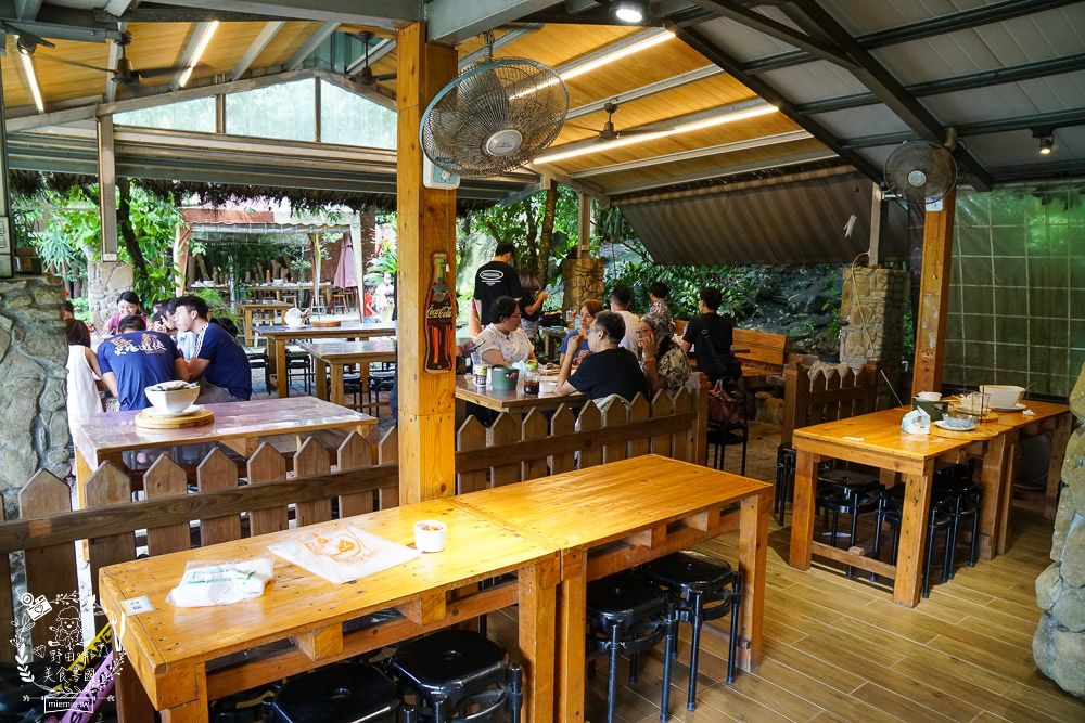 高雄麵包雞[奇山石窯]沒預定就吃不到的超人氣麵包雞!石窯披薩超好吃der~