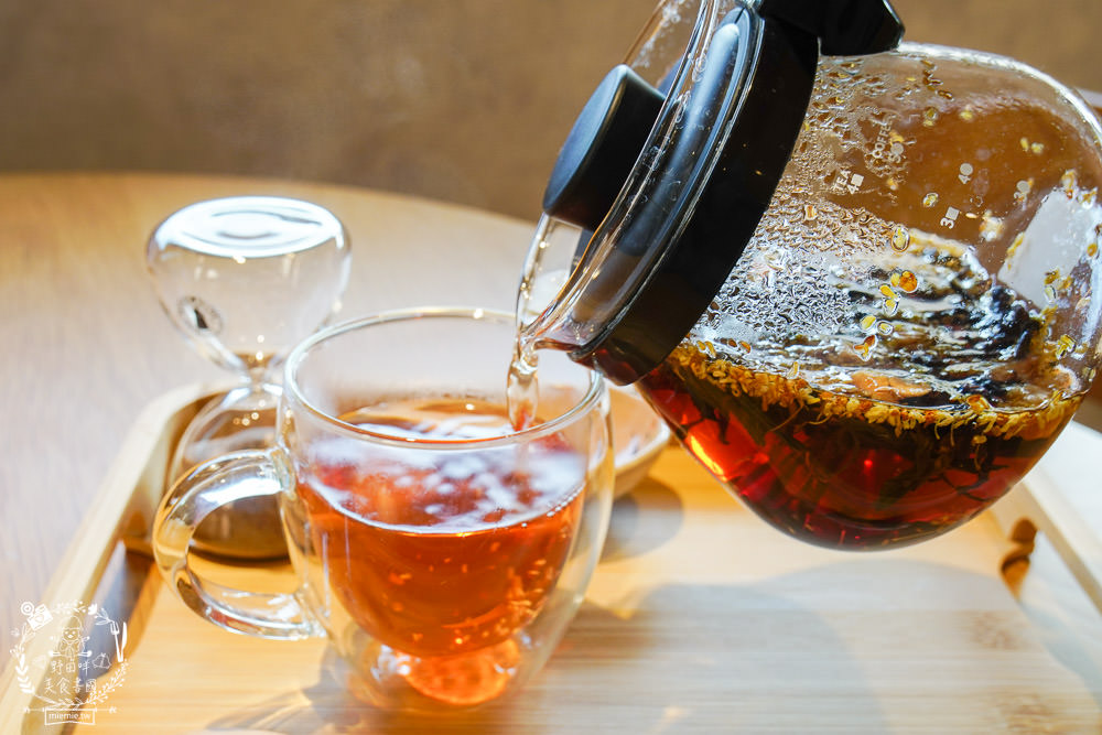 高雄奧瑪烘焙首賣出爐就完售的120%含水量北海道氣球麵包!咬勁紮實麥香的鹽可頌+多種口味皮脆內軟Q的人氣維也納軟法!高雄美食高雄麵包店 - 第23張圖 高雄奧瑪烘焙首賣出爐就完售的120%含水量北海道氣球麵包!咬勁紮實麥香的鹽可頌+多種口味皮脆內軟Q的人氣維也納軟法!高雄美食高雄麵包店