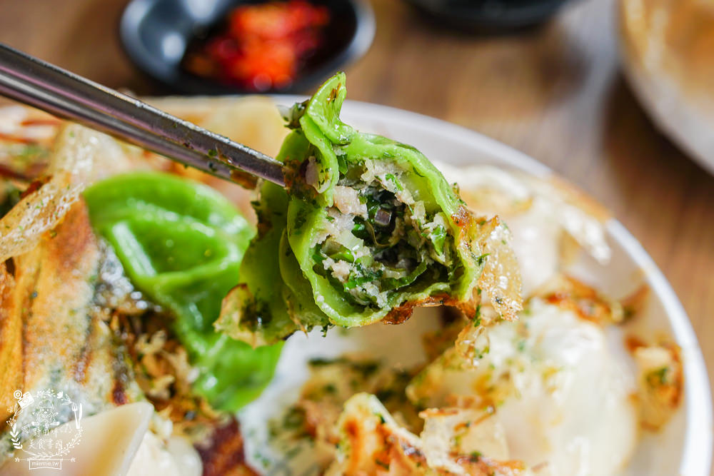 女子餃子|高雄超有特色的圓盤煎餃!三美好一次品嘗三種口味!鹽埕區的特色美食