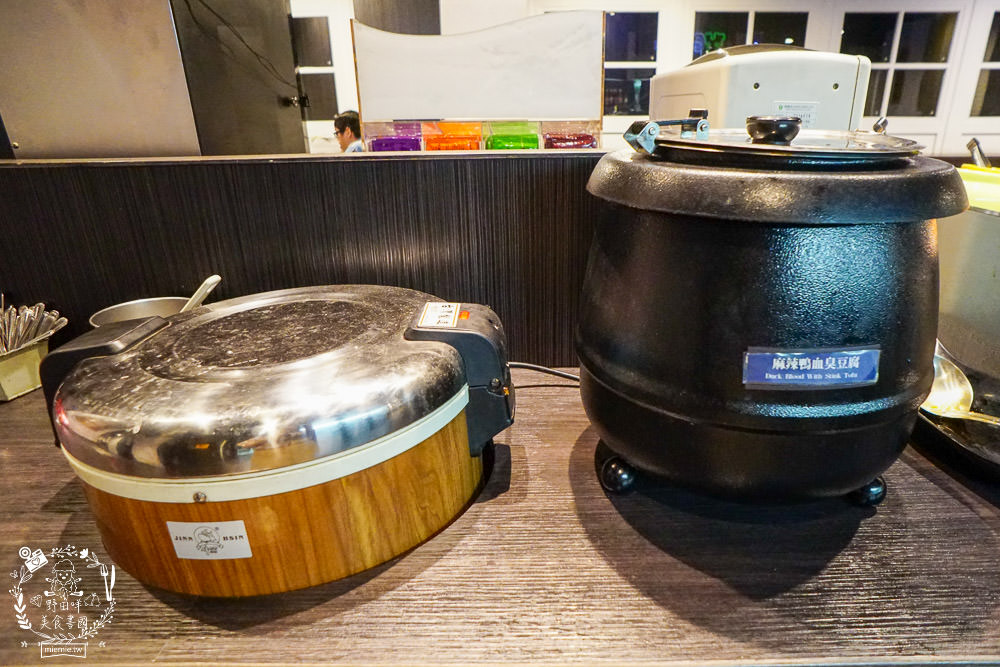 高雄[好客燒烤吃到飽]霸氣帝王蟹+美國生蠔+A5和牛70種以上品項選擇吃到飽!!