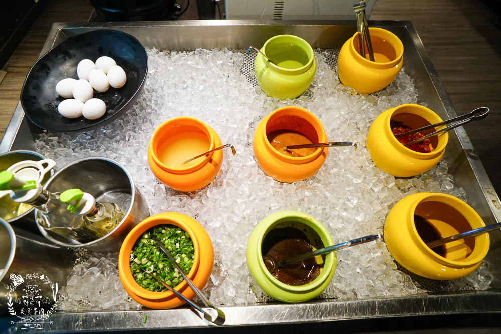 高雄[好客燒烤吃到飽]霸氣帝王蟹+美國生蠔+A5和牛70種以上品項選擇吃到飽!!