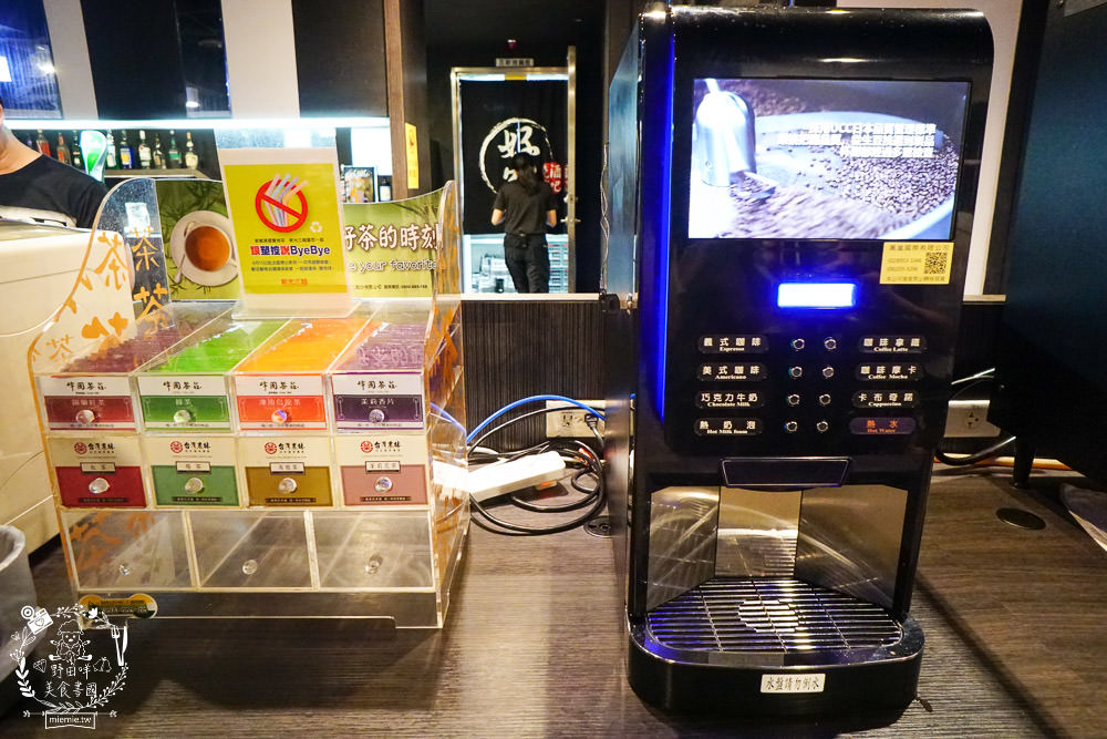 高雄[好客燒烤吃到飽]霸氣帝王蟹+美國生蠔+A5和牛70種以上品項選擇吃到飽!!