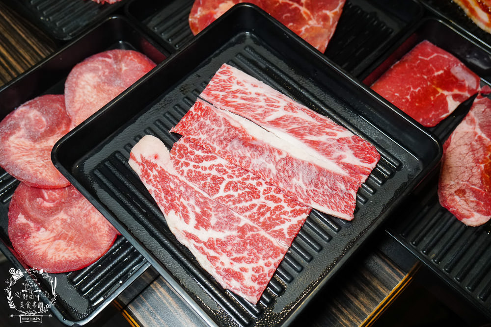 高雄[好客燒烤吃到飽]霸氣帝王蟹+美國生蠔+A5和牛70種以上品項選擇吃到飽!!