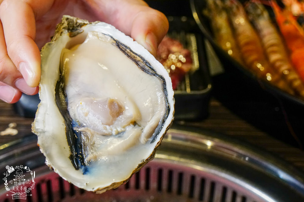 高雄[好客燒烤吃到飽]霸氣帝王蟹+美國生蠔+A5和牛70種以上品項選擇吃到飽!!