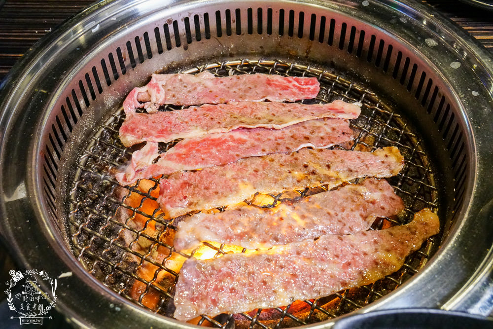 高雄[好客燒烤吃到飽]霸氣帝王蟹+美國生蠔+A5和牛70種以上品項選擇吃到飽!!