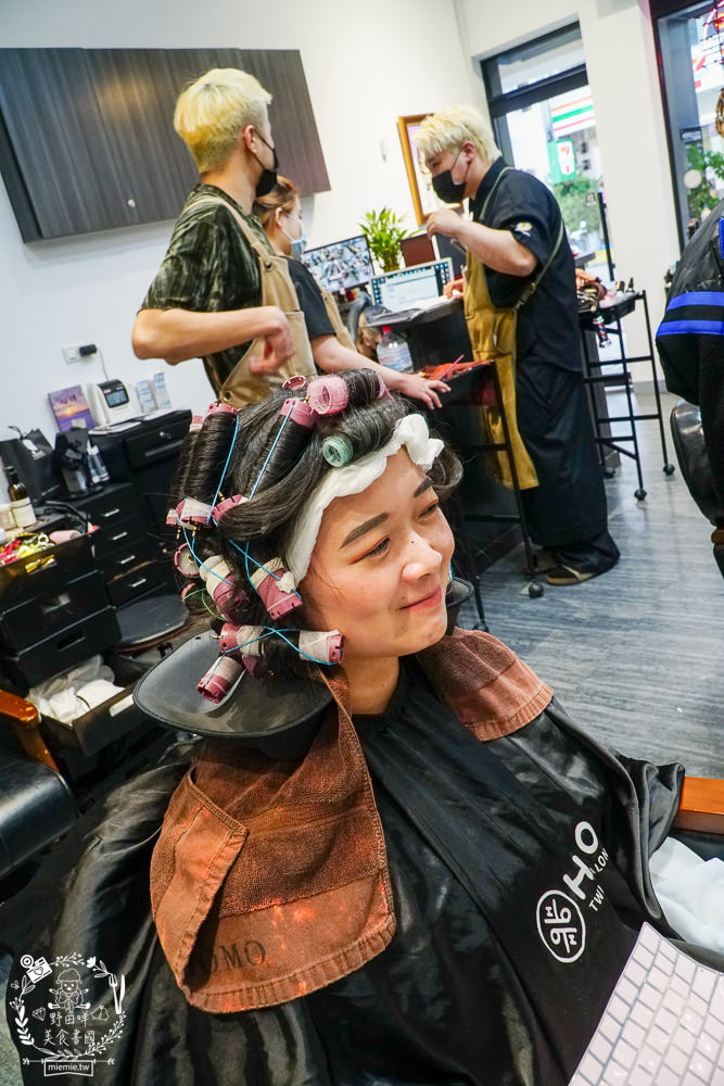 高雄美髮推薦[好毛髮型沙龍HOMO hair salon]知性又可愛的大波浪捲髮!新崛江美髮推薦!