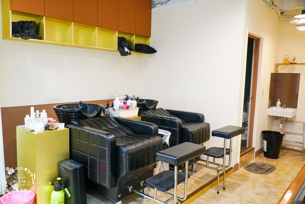 高雄美髮推薦[好毛髮型沙龍HOMO hair salon]知性又可愛的大波浪捲髮!新崛江美髮推薦!