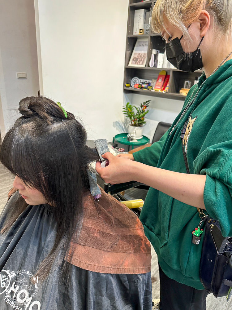 高雄美髮推薦[好毛髮型沙龍HOMO hair salon]知性又可愛的大波浪捲髮!新崛江美髮推薦!