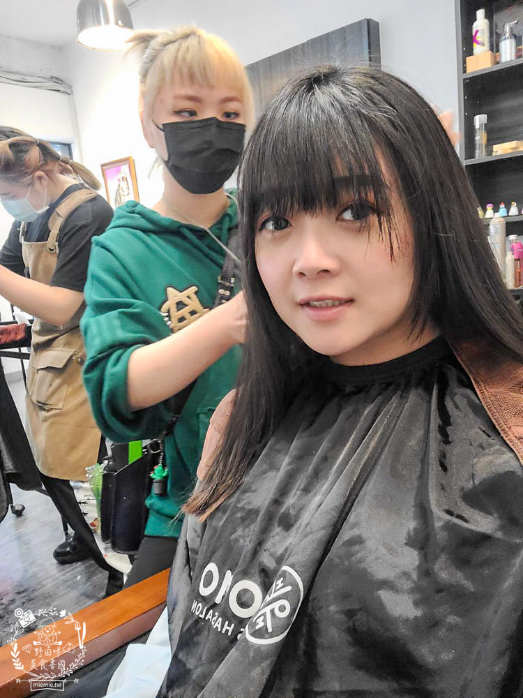 高雄美髮推薦[好毛髮型沙龍HOMO hair salon]知性又可愛的大波浪捲髮!新崛江美髮推薦!