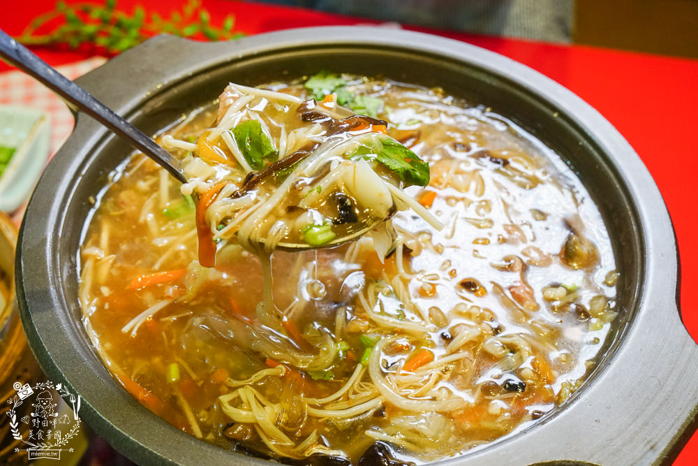 高雄[好飯遇所楠梓店]傳承總舖師30年的辦桌手藝!單身狗居然也能吃辦桌菜?霸氣的戰斧豬湘川麻奶麵銷魂推薦!