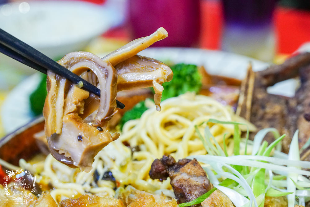 高雄[好飯遇所楠梓店]傳承總舖師30年的辦桌手藝!單身狗居然也能吃辦桌菜?霸氣的戰斧豬湘川麻奶麵銷魂推薦!