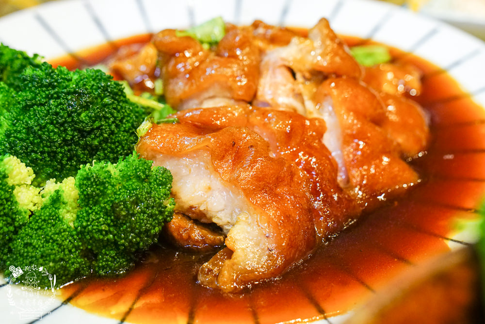 高雄[好飯遇所楠梓店]傳承總舖師30年的辦桌手藝!單身狗居然也能吃辦桌菜?霸氣的戰斧豬湘川麻奶麵銷魂推薦!