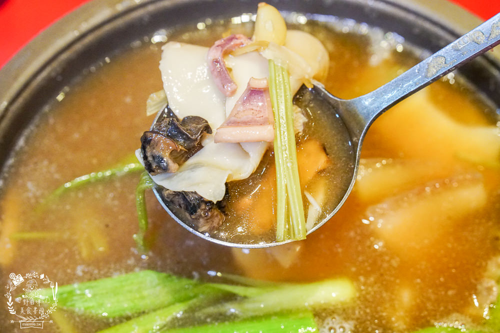 高雄[好飯遇所楠梓店]傳承總舖師30年的辦桌手藝!單身狗居然也能吃辦桌菜?霸氣的戰斧豬湘川麻奶麵銷魂推薦!