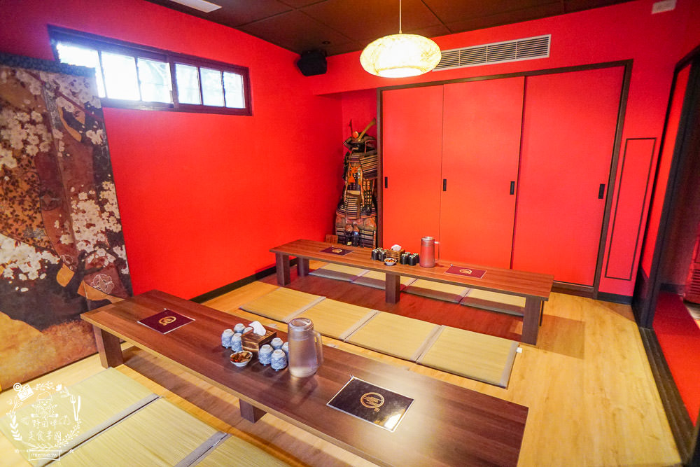 屏東[如煙人文餐酒館]隱藏在勝利星村超好拍的日式居酒屋?彷彿走進華燈初上的拍攝場景?