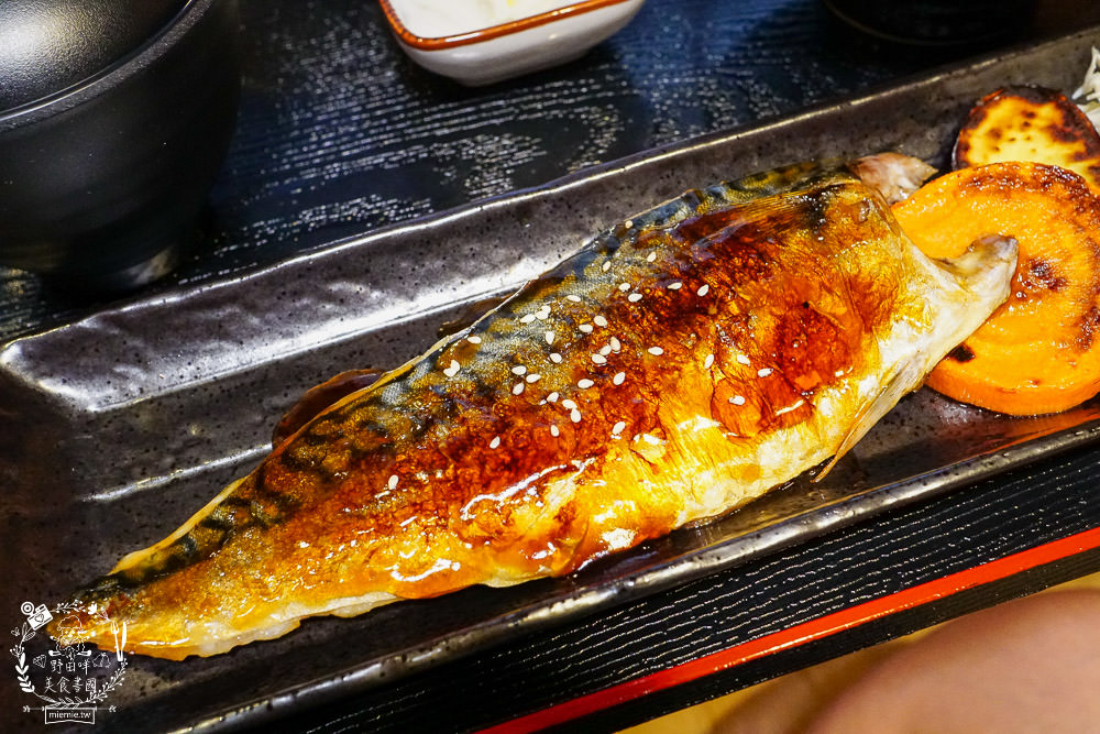 屏東[如煙人文餐酒館]隱藏在勝利星村超好拍的日式居酒屋?彷彿走進華燈初上的拍攝場景?