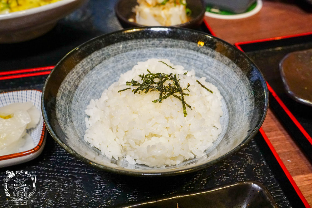 屏東[如煙人文餐酒館]隱藏在勝利星村超好拍的日式居酒屋?彷彿走進華燈初上的拍攝場景?