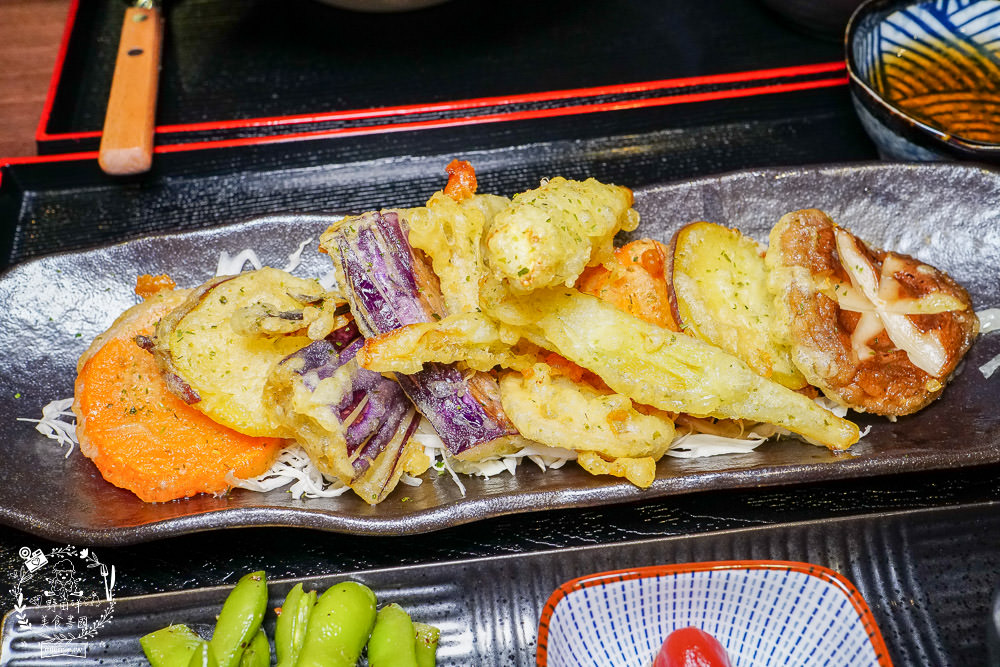 屏東[如煙人文餐酒館]隱藏在勝利星村超好拍的日式居酒屋?彷彿走進華燈初上的拍攝場景?