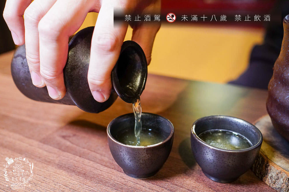 屏東[如煙人文餐酒館]隱藏在勝利星村超好拍的日式居酒屋?彷彿走進華燈初上的拍攝場景?