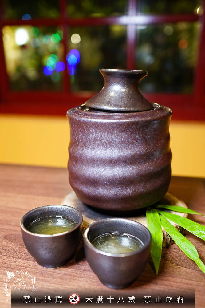 屏東[如煙人文餐酒館]隱藏在勝利星村超好拍的日式居酒屋?彷彿走進華燈初上的拍攝場景?