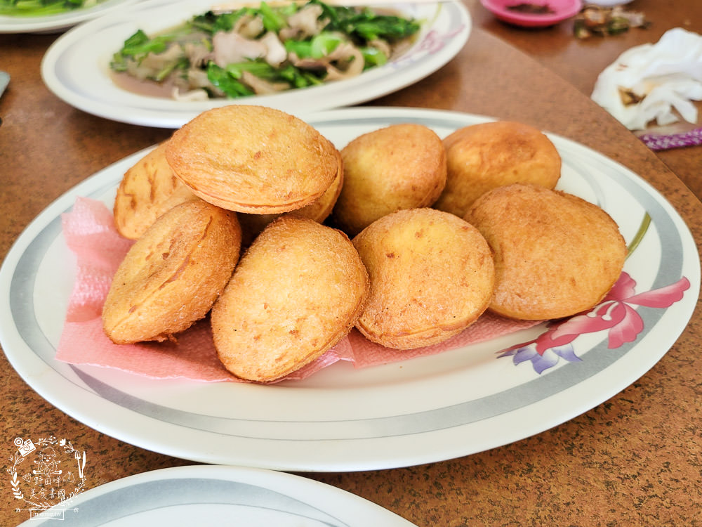 高雄月世界美食|妙香亭土雞城|著名土雞城勝地|泥火山地形相伴