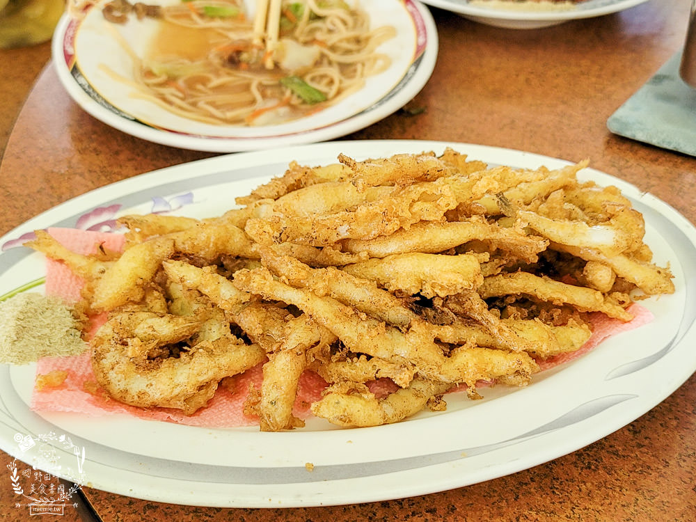 高雄月世界美食|妙香亭土雞城|著名土雞城勝地|泥火山地形相伴