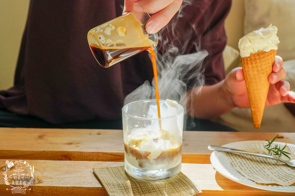 姨姨咖啡Auntie Cafe|高雄新崛江商圈超浪漫的韓系咖啡廳!超正統提拉米蘇激推必點!